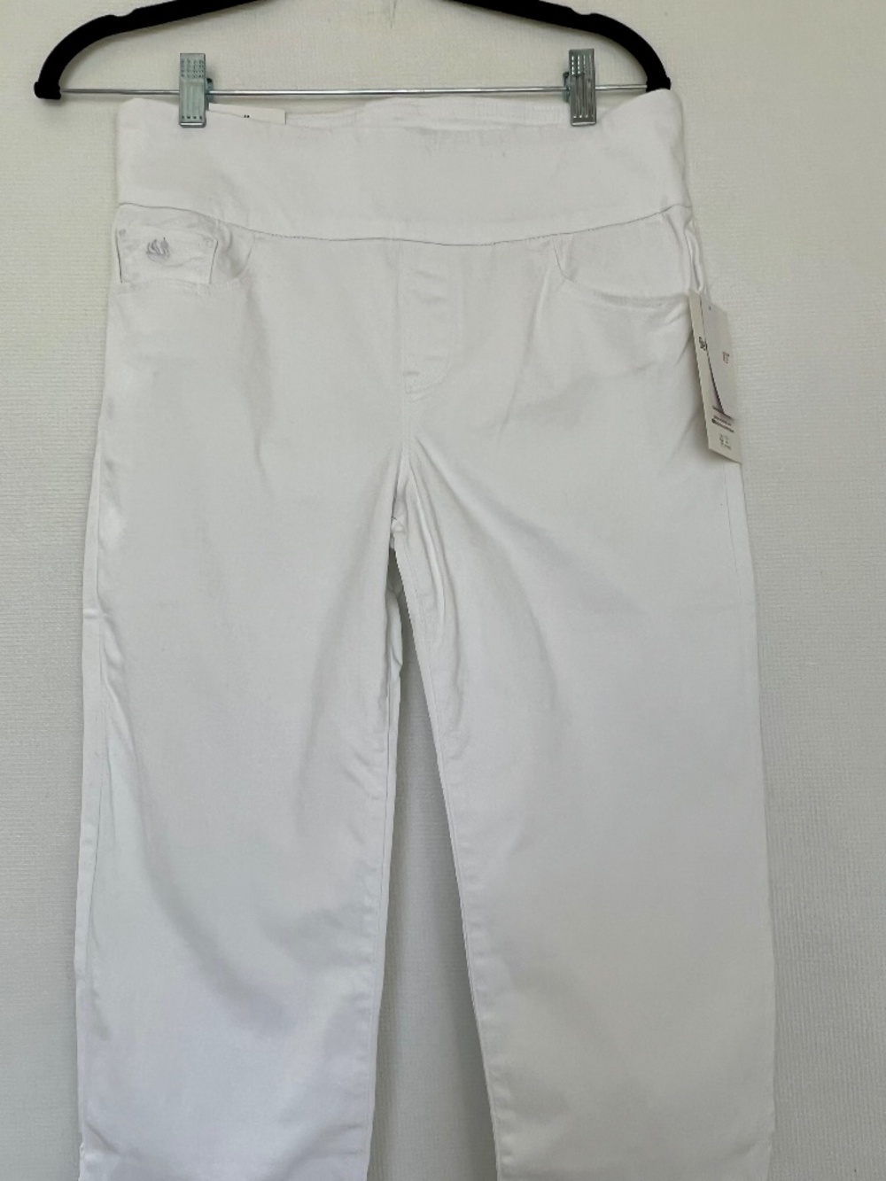 NWT Gloria Vanderbilt Amanda Pull On Capri Pants White 6P